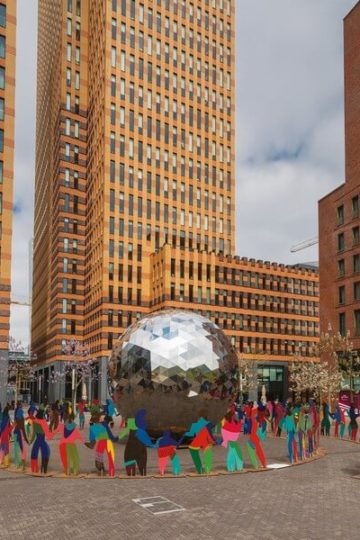 Cristóbal Gabarrón - Enlightened Universe