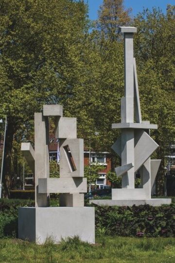 Ruud Kuijer - Hangend Vlak, (staan,liggen,hangen,leunen) - achterste beeld