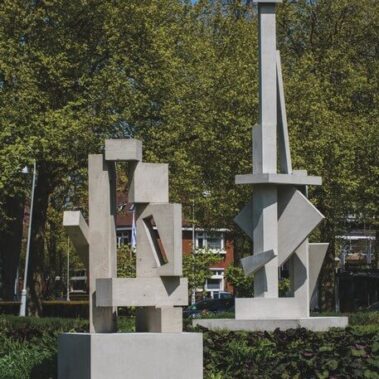Ruud Kuijer - Hangend Vlak, (staan,liggen,hangen,leunen) - achterste beeld