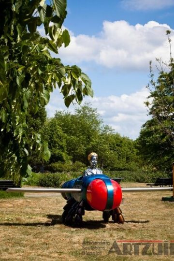 Sylvie-Fleury-Every-minute-is-special-ARTZUID-2011-archief