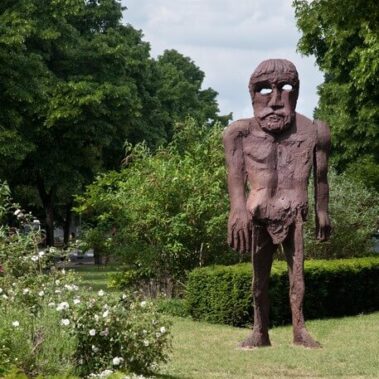 Thomas-Houseago-Untitled-Red-Man-ARTZUID-2011-archief