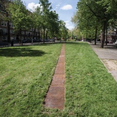 Carl Andre - 97 Steel Line for Prof. Laudois-ARTZUID-2013-archief