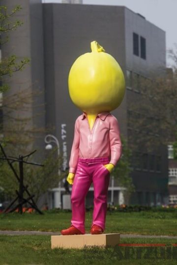 Erwin Wurm - Big Pumpkin-ARTZUID-2013-archief