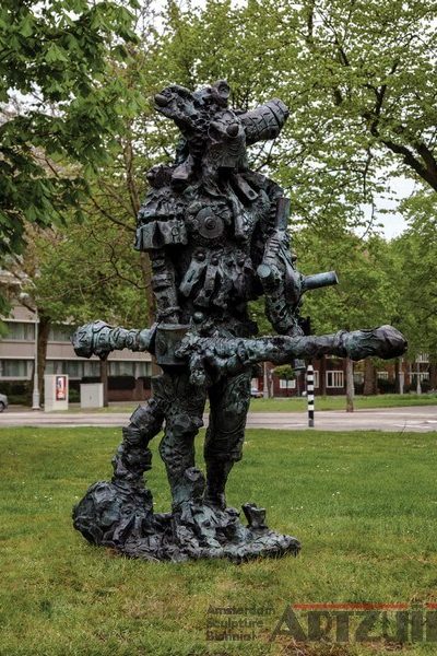 Jonathan Meese - Der Kämpfer de Large-ARTZUID-2013-archief