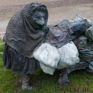 Laura Ford - Rag and Bone with Bags-ARTZUID-2013-archief