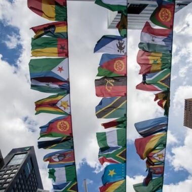 Pascale Marthine Tayou - Afrodiziak.. Aphrozidiaque.. Afrosisiaque-ARTZUID-2013-archief