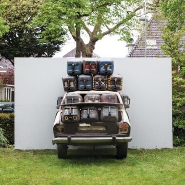 Romuald Hazoumè - Elf, rien à foutre-ARTZUID-2013-archief