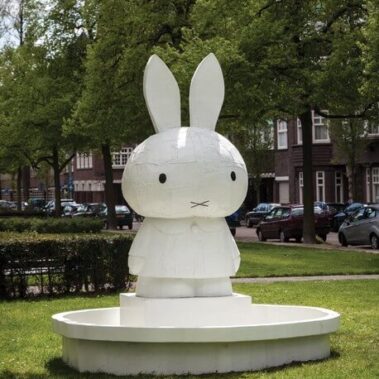 Tom Sachs - Miffy Fountain-ARTZUID-2013-archief