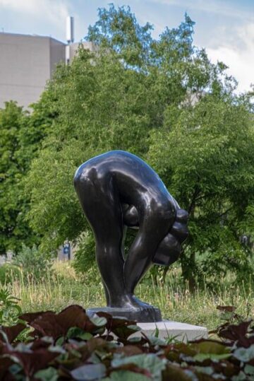 Nic Jonk - Exercise (1988-1994) courtesy of stichting Museum en Beeldentuin Nick Jonk_ ARTZUID 2019_tn