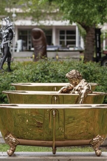 Jan Fabre – ‘7 bathtubs and the man who writes on water’ (2006)