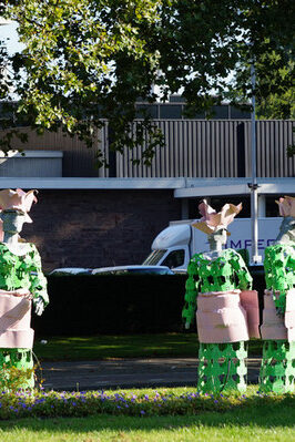 Sokari Douglas Camp - Asoebi